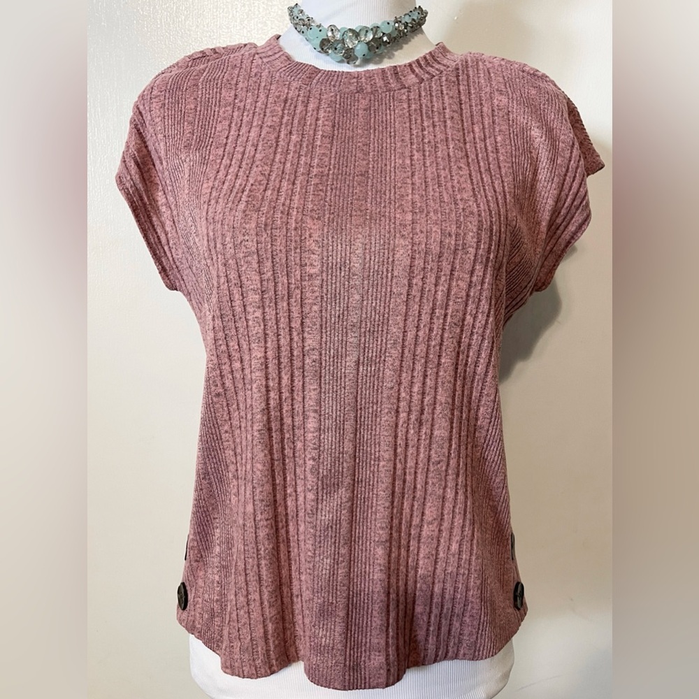 Like New Condition AUW Womens Pink Ribbed Cap Sleeve Top Size M